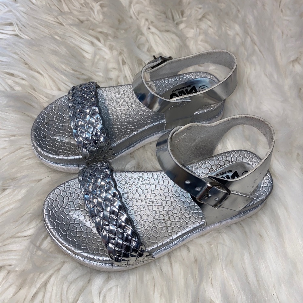 Girl’s Sandals